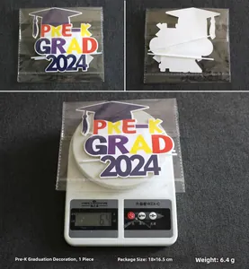 Λεπτομερής όψη διακόσμησης τούρτας Pre-K Graduation 2024 με διαστάσεις 18x16.5cm και βάρος