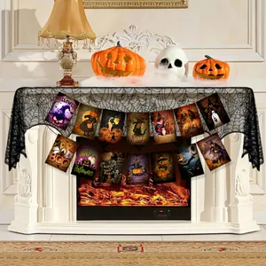 Set decorativo de Halloween con camino de mesa de encaje negro y banderines retro festivos