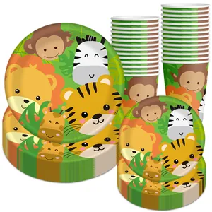 Vaisselle de fête safari jungle comprenant assiettes et gobelets aux motifs animaux
