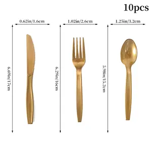 Detailansicht des 10-teiligen goldenen Bestecksets mit Messer, Gabel und Löffel und Maßen