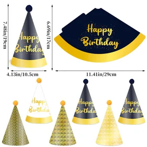 Chapeaux de fête d'anniversaire en papier avec pompons et lettrage doré joyeux anniversaire
