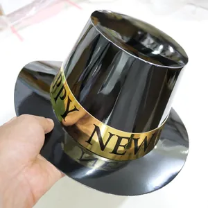 Cilindro nero lucido con fascia dorata Happy New Year per feste di Capodanno 2025