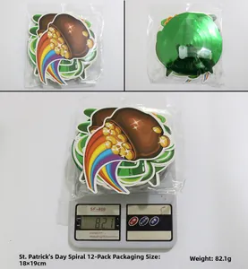 Details van St. Patrick's Day spiraaldecoratie met regenboog- en goudpotmotieven