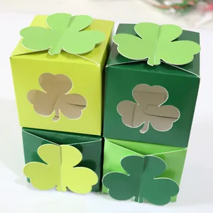 Boîtes à bonbons trèfle vert avec décor 3D et fenêtre en forme de trèfle