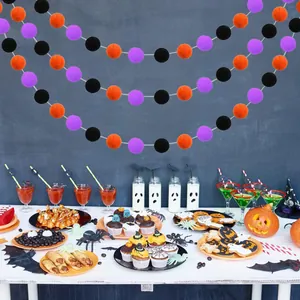 Halloween Bommel Girlande mit orangefarbenen schwarzen und lila Bällen für Partys