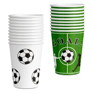 Set di bicchieri monouso per festa a tema calcio con motivi di palloni e campo verde