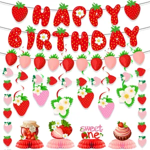 Set decorazioni compleanno fragola con striscione Happy Birthday e decori a spirale