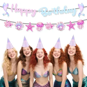 Détails de la bannière de fête sirène avec coquillages pailletés et chapeaux de fête