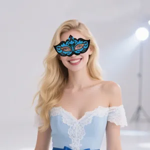 Elegante maschera veneziana per travestimento con glitter blu per decorazione festa