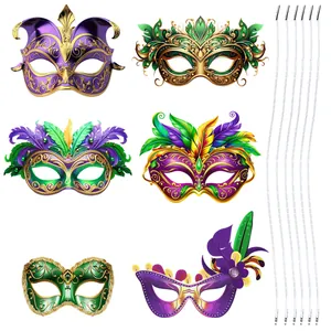 Détail de 6 masques de carnaval colorés avec motifs et bâtons de maintien inclus