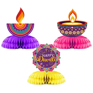 Décoration de table Diwali en nid d'abeille avec motifs mandala et designs Diya