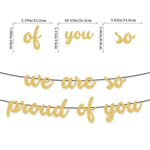 Χρυσό πανό glitter 'we are so proud of you' με ακριβείς διαστάσεις που εμφανίζονται