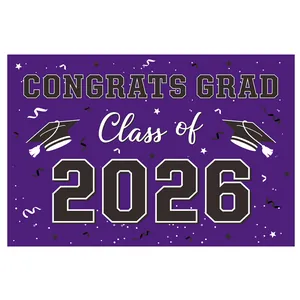 Detailansicht des Abschlussbanners Klasse 2026 mit violetten und goldenen Akzenten