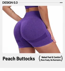 Détail du short de yoga violet à taille haute avec coupe fessier galbé et mesh latéral