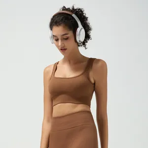 Dunkelbraunes geripptes Yoga-Set für Damen mit Sport-BH und hoch taillierter Fitnesshose