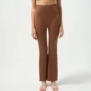 Dunkelbraune gerippte Yoga-Schlaghose mit hohem Bund und schlankmachender Passform