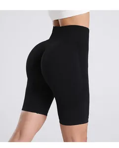 Détail du short de yoga sans couture taille haute avec effet push-up fessier