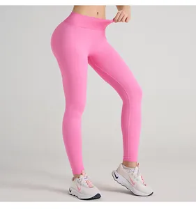 Detailansicht der nahtlosen rosa Yoga-Leggings mit hoher Taille und V-förmigem Rücken-Design