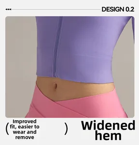 Nahaufnahme der lila Yoga-Jacke mit Reißverschluss und breitem Saum für besseren Halt