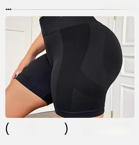 Détails du short de yoga taille haute avec empiècements en maille et tissu respirant
