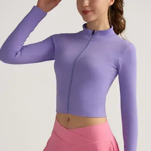 Lila gerippte Yoga-Jacke mit Reißverschluss und Stehkragen für Fitness und Sportaktivitäten