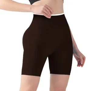 Yoga-Shorts mit hohem Bund und nahtloser Bauchkontrolle aus Rippstrick in Dunkelbraun