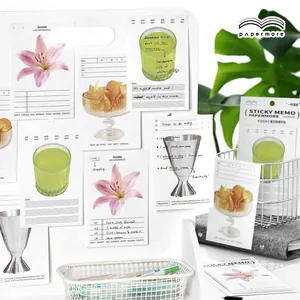 Minimalistische esthetische bloemen plaknotities voor studenten met lelie- en drankontwerpen