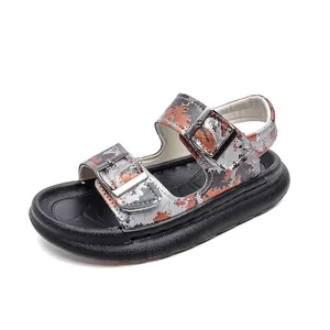 Jungen-Sandalen mit Camouflage-Muster, verstellbaren Riemen und dicker Sohle
