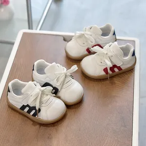 Zapatillas deportivas vintage para niños con suela blanda y cierre de velcro