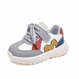 Baskets colorées pour enfants avec bandes velcro et semelles blanches épaisses