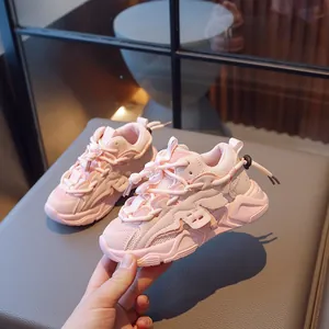 Rosafarbene atmungsaktive Kinder-Sneaker mit elastischem Kordelzug und dicker Sohle
