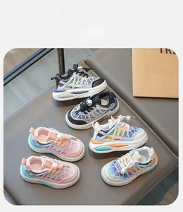 Sélection de baskets respirantes pour enfants avec semelles épaisses et détails stylés