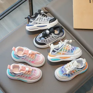 Baskets pour enfants multicolores avec maille respirante, semelles épaisses et lacets