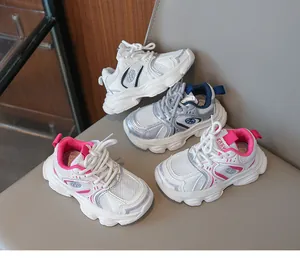 Tre paia di sneaker traspiranti per bambini in bianco, argento-blu e rosa