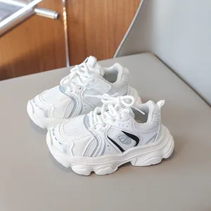 Sneaker bianche 2025 da bambina con mesh traspirante e suole in gomma morbida