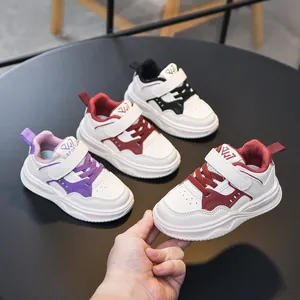 Baskets légères pour enfants avec semelles en caoutchouc et bandes velcro colorées