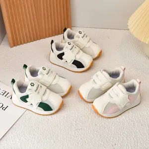 Breathable mesh children's sneakers in three colors with non-slip rubber soles