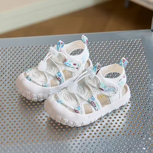Sandali sportivi per bambini a punta chiusa bianchi con mesh e motivi floreali