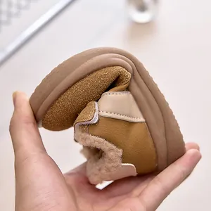 Detailed shot showing the high flexibility of the plush-lined winter toddler shoe sole