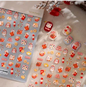 Détail de stickers à ongles Nouvel An chinois 2026 avec motifs de chats porte-bonheur
