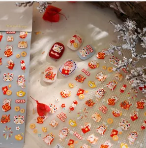 Détail d'autocollants pour ongles Nouvel An Chinois 2026 avec motifs de chat chanceux