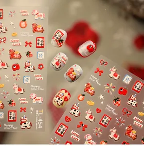 Détail des stickers ongles TL-454 du Nouvel An avec poneys rouges et motifs festifs