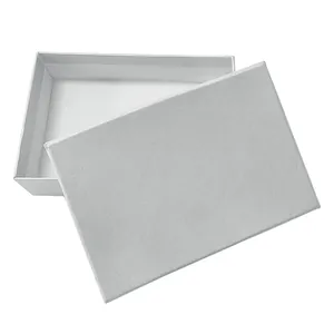 Boîte cadeau rectangulaire grise texturée avec couvercle pour portefeuilles et bijoux