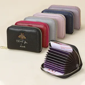 RFID Kartenetuis aus Leder mit Bienen-Applikation und Blind for Love Schriftzug