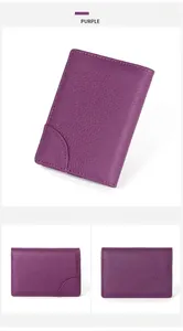 Detailoverzicht van paarse litchi leer kaarthouder met decoratieve boog stiksels