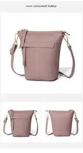 Detailansicht der lotuswurzel-lila Beuteltasche mit Litschi-Textur und Kontrastnähten