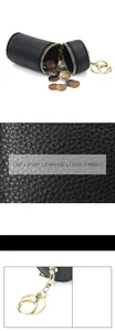 Détails de la pochette en cuir de vachette noir avec grain de litchi et fermeture éclair