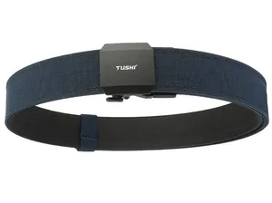 Gros plan sur la ceinture tactique en nylon bleu foncé avec boucle mate et logo TUSHI