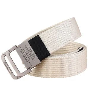 Heren canvas riem in gebroken wit met stevige dubbele ring sluiting van legering