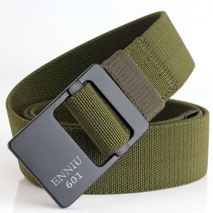 Ceinture tressée élastique en nylon vert armée avec boucle noire mate et logo Enniu